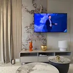Apartament Louise Delux- Free Privat Parking Mestecǎneşti