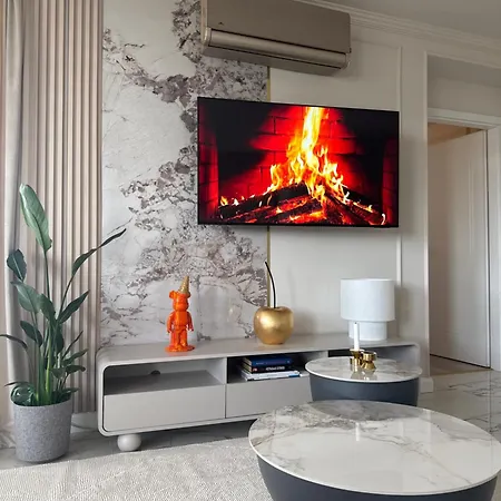 Louise Luxury - Free Parking (adults Only) Apartment Nyiregyhaza