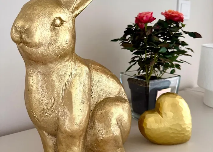 Louise Delux- Free Privat Parking